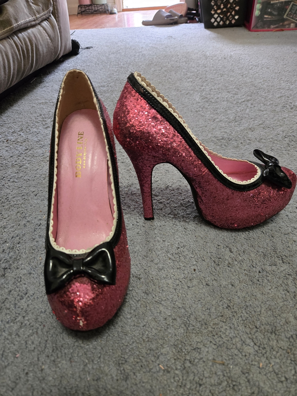 Pink Glitter High Heel Pumps with Black Bow